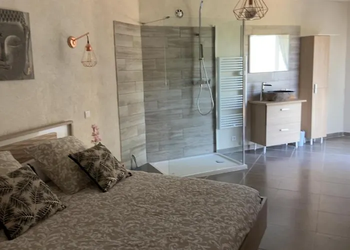 Charmant logement avec piscine