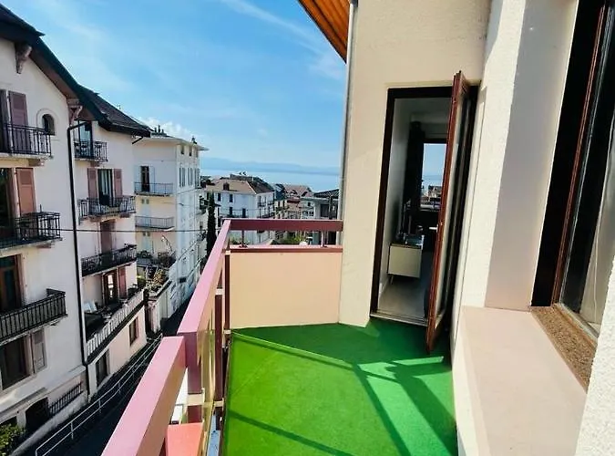 F2 près débarcadère, en centre ville, des thermes EVIAN LES BAINS 2 étoiles