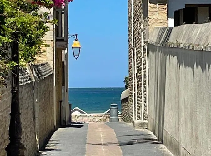 Saint-Aubin-Sur-Mer: Bel Appartement Traversant
