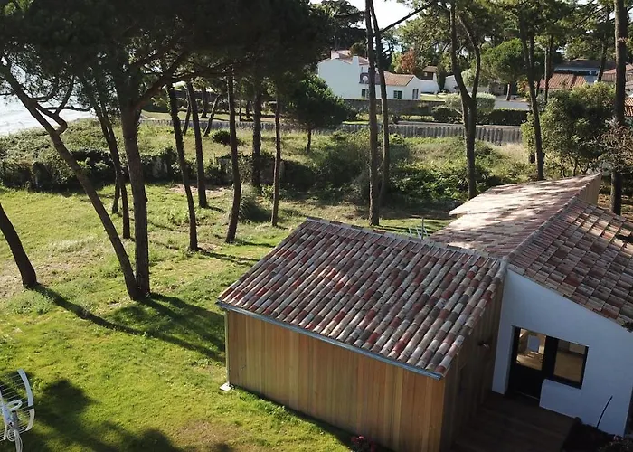 Villa Ile de Re avec acces mer du jardin