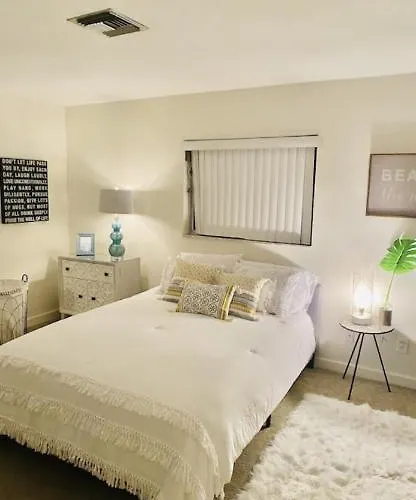 Sanctuary Home Naples-Luxury Beach House With Private Pool And Oasis!