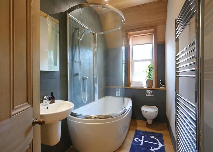 East Road Apartment