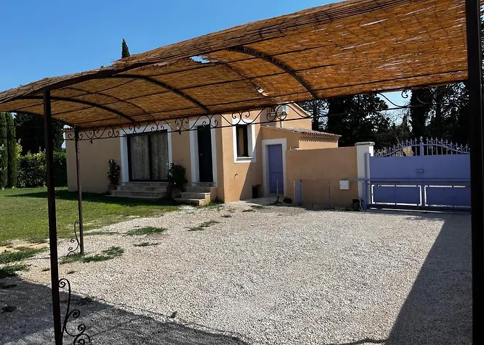 Magnifique maisonnette Dépendance avec Piscine