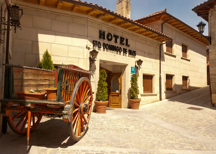 Hotel con piscina: Hotel Santo Domingo de Silos