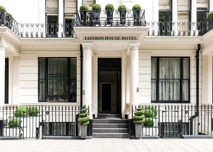 Family Hotel: London House Hotel
