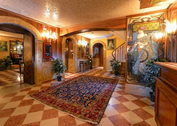 Hotel with view: Antico Panada