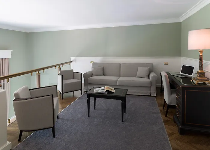 Hotel Jacuzzi: Plaza Hotel Lucchesi