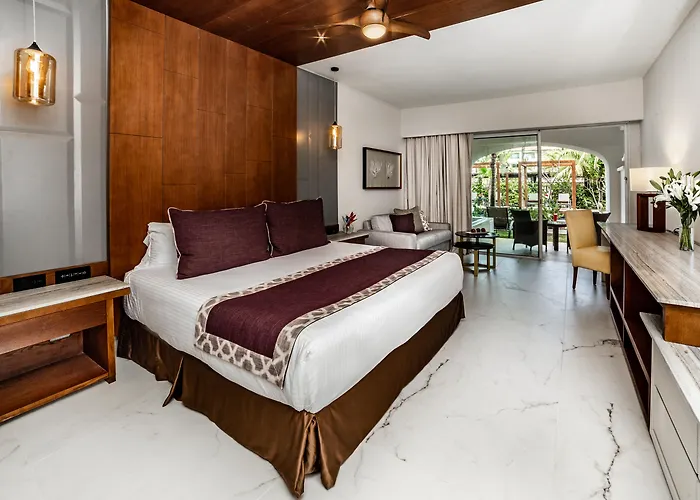 Secrets Royal Beach (Adults Only)