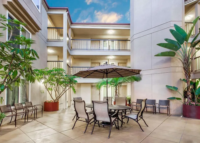 Days Inn By Wyndham Carlsbad