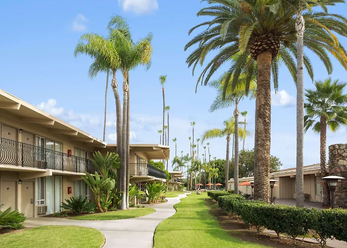 Ramada By Wyndham San Diego North & Conference Center