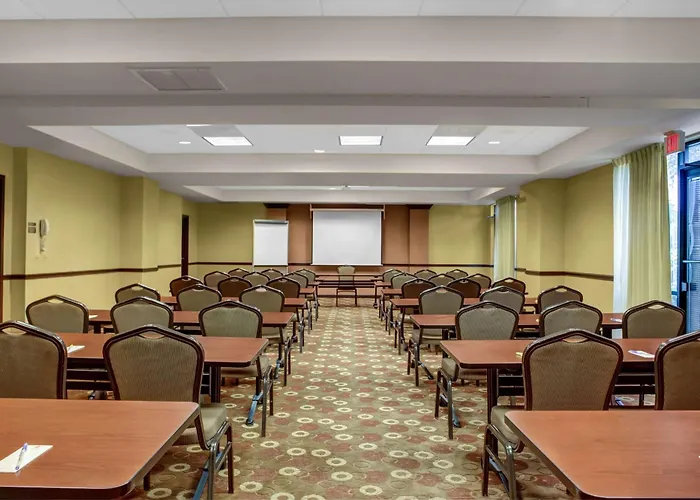 Pet Friendly hotel: Hyatt Place Fort Lauderdale Cruise Port & Convention Center - Newly Renovated