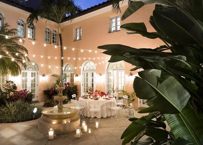 Golf hotel: The Colony Hotel