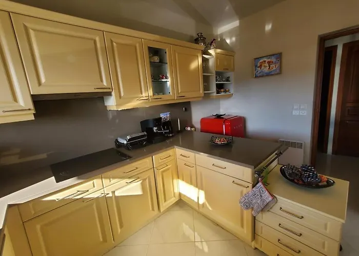 Luxurious, Quiet, And Peaceful, 3 Floor Villa, 5Km From Monaco