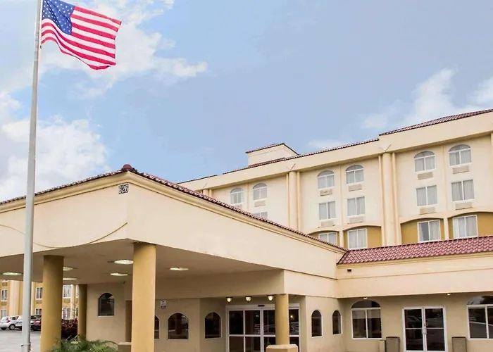  Quality Inn & Suites Winter Park Village Area