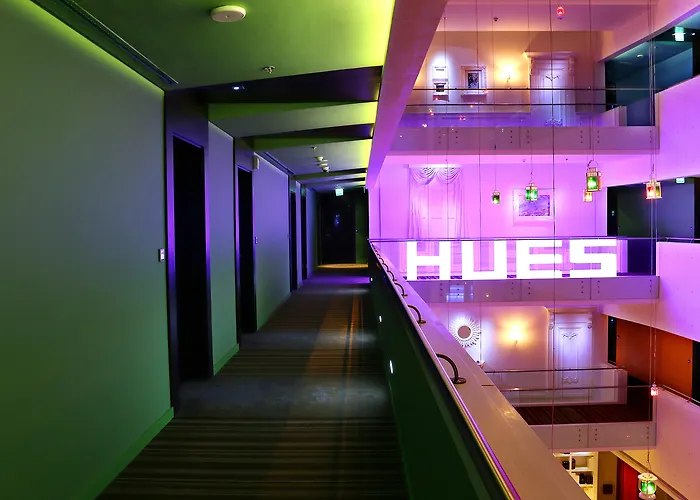  Hues Boutique