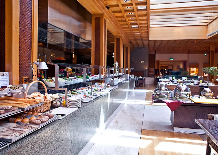 Romantic hotel: Radisson Blu Hotel, Dubai Deira Creek