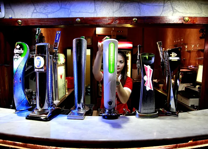 Hotel near College: Orchid Hotel Deira