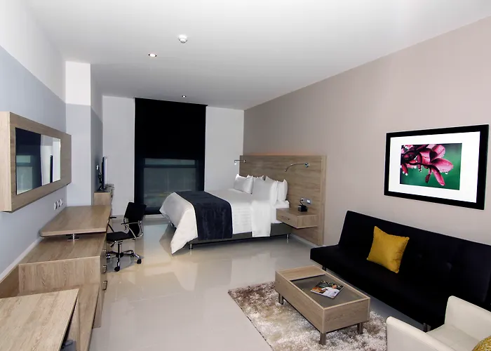 Hotel 5 Estrellas Sky Collection Lifestyle & Suites Barranquilla