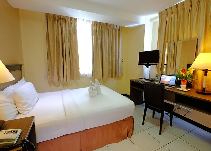 Oyo 187 The Maxwell Hotel