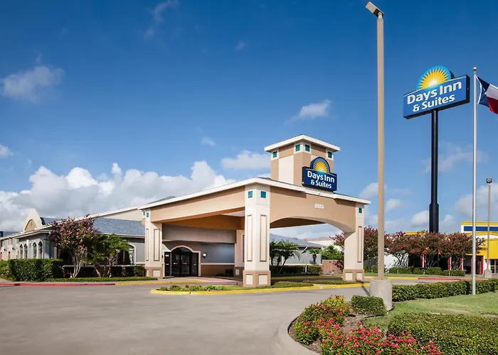 Days Inn & Suites By Wyndham Corpus Christi Central