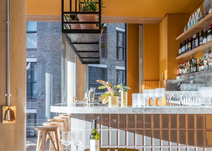 Self Catering: Leman Locke