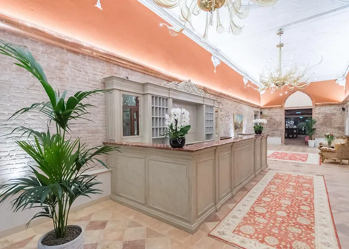 Pet Friendly hotel: Hotel Nani Mocenigo Palace