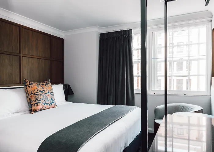 Airport Hotel: Veriu Central