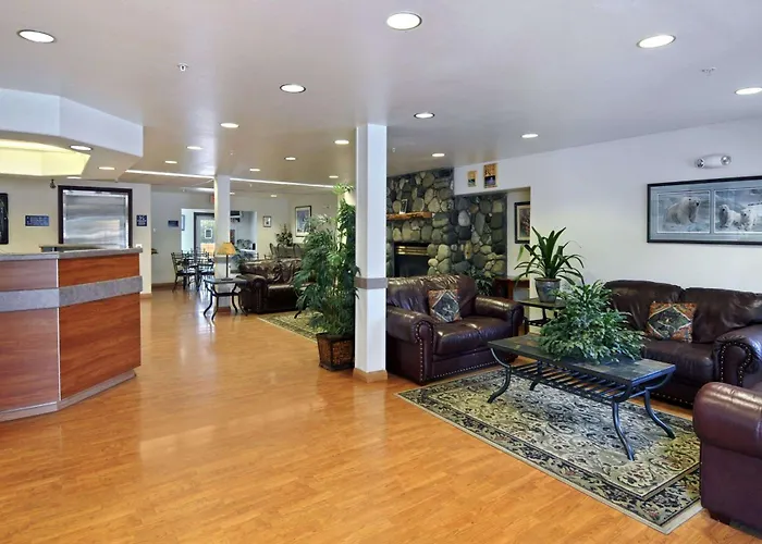 Pet Friendly hotel: Eagle River Microtel