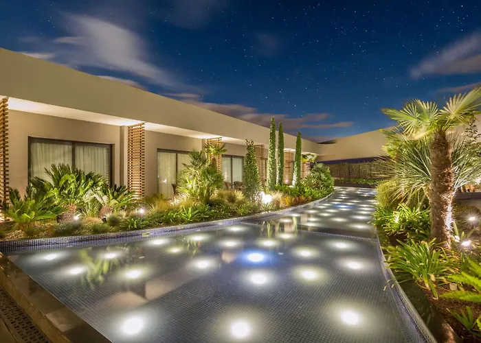 Luxury hotel only: Doubletree By Hilton Izmir Airport