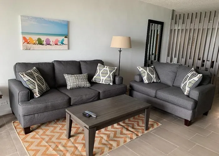 Dramatic Views From This Spacious 1Bd 1Bth
