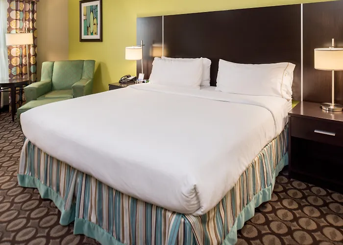 Cheap hotel: Holiday Inn Express & Suites Rockport - Bay View By Ihg