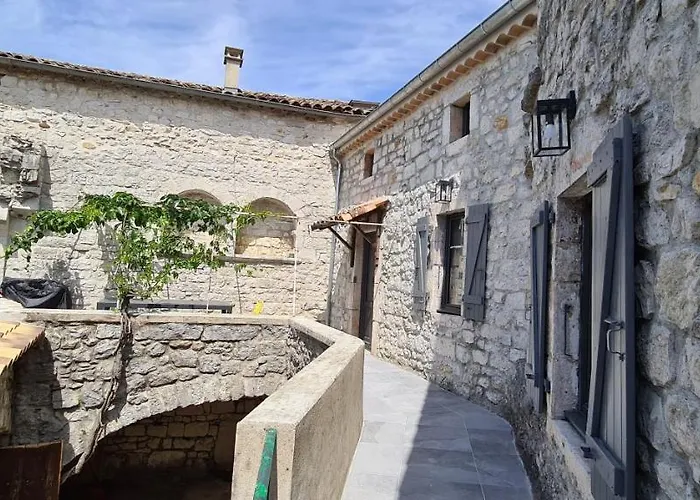 Le Clos des Ducs, Maison Familiale centre Balazuc proche plage 2 à 8 personnes