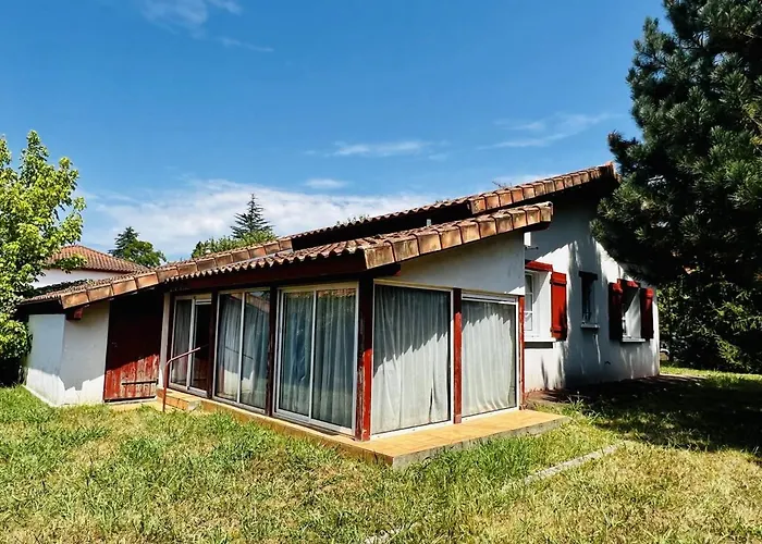 Maison basque à Espelette, 5 adultes + 2 enfants, animaux admis, internet - FR-1-495-2