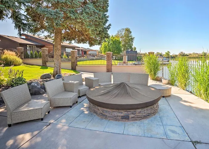 Moses Lake Retreat W/ Salt Water Hot Tub!