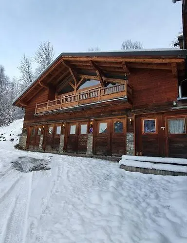 Chalet entier 110m2 avec vue et sauna à 10 min des pistes