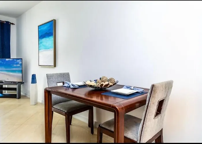 La Vista Azul - Lovely Spacious Condo Close To Grace Bay - Free Wi-Fi
