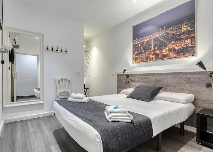  Hostal Bedmates