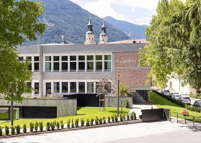  Cusanus Akademie - Accademia Cusanus