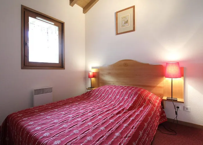 Appartement spacieux 6 pers au pied des pistes avec parking et Wi-Fi - FR-1-508-44