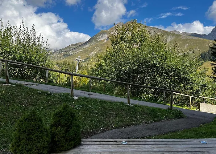 Appartement la Clusaz avec terrasse sur les pistes de ski