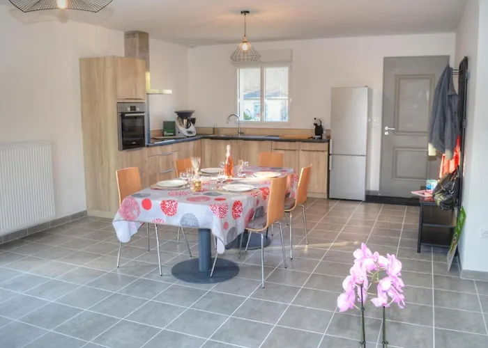 Gîte Confortable avec Jardin Privatif à Proximité des Châteaux de la Loire et Zoo de Beauval - FR-1-381-512