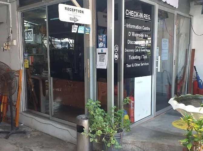 Jacuzzi hotel: D Riverside Inn