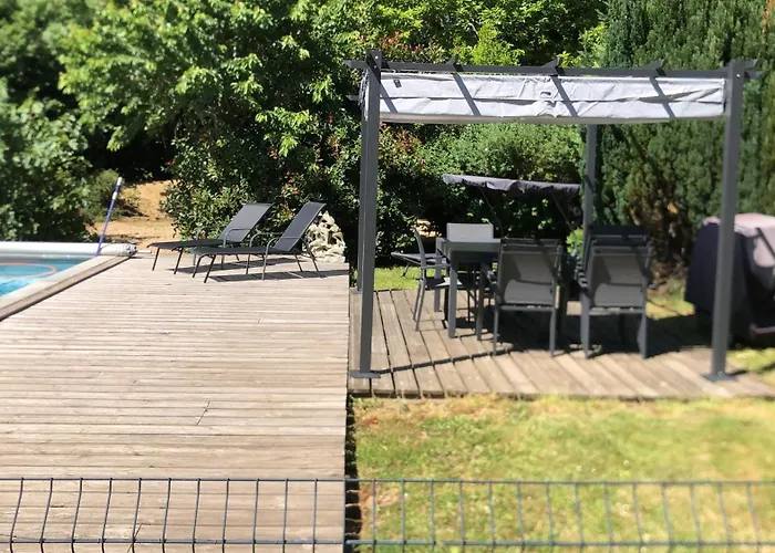 Gîte de charme en Dordogne avec Piscine et jardin