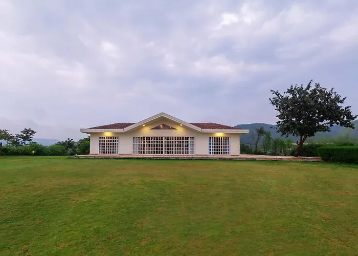 Stayvista'S Shivom 12 - A Serene Escape With Views Of The Valley And Lake
