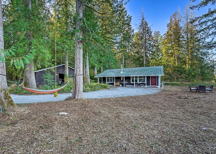 Dreamy Riverside Cabin With Fireplace & Grill
