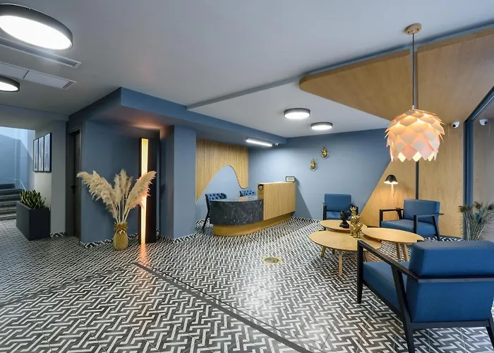 Hotel near College: Pillow Urban Stay