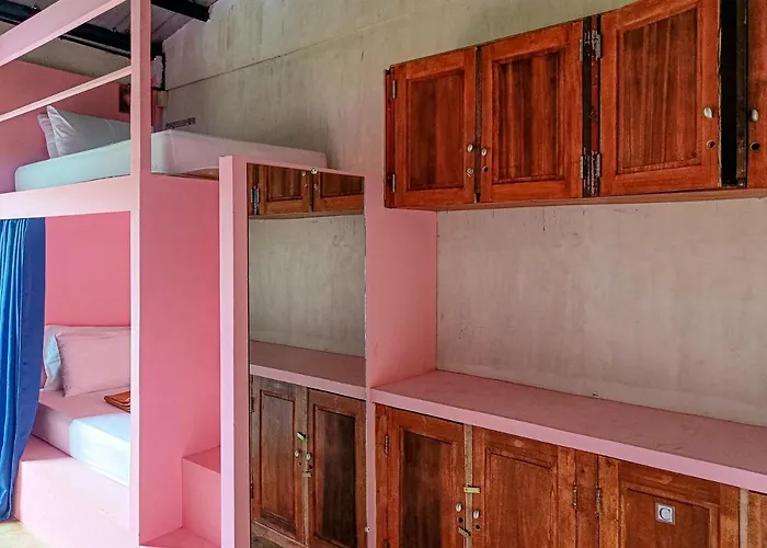 Lexias And Workspace - El Nido