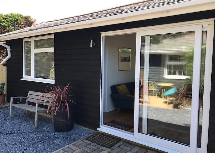 The Bay Cabin, Secluded Retreat Freshwater Bay