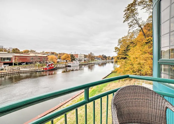 Luxe Manistee Condo W/ Balcony & River Views!