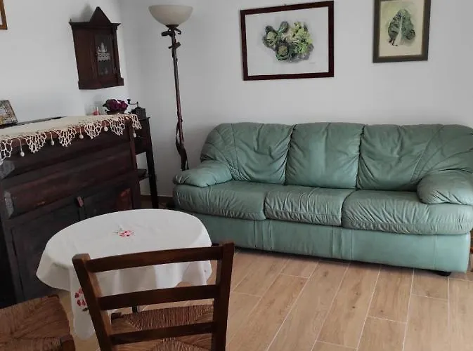 T2 aperçu mer à Janas complètement renové